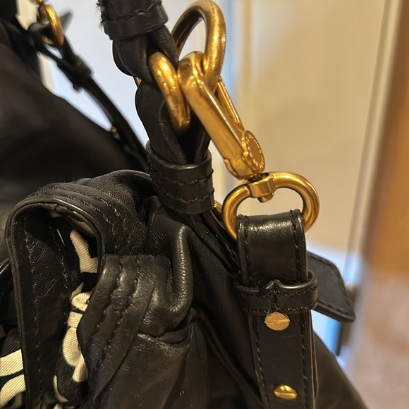 Marc Jacob’s black leather cross body bag - Picture 8 of 9